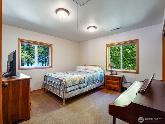 56 Silcox Island, Lakewood, WA 98498