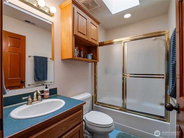 56 Silcox Island, Lakewood, WA 98498