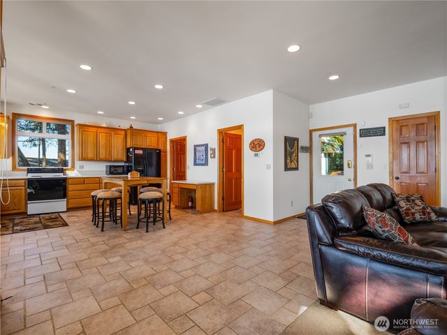 56 Silcox Island, Lakewood, WA 98498