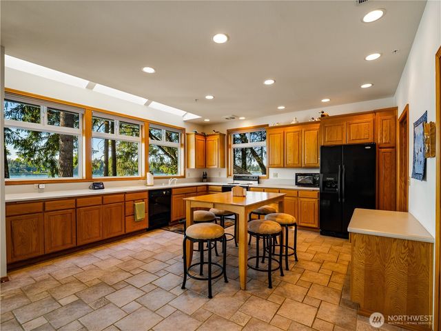 56 Silcox Island, Lakewood, WA 98498
