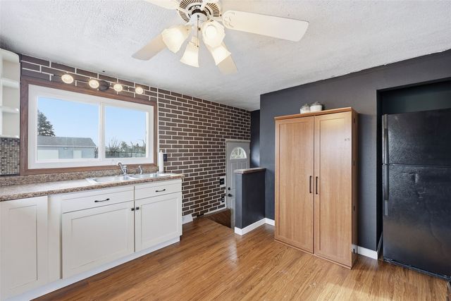 2641 Worthington Drive SW, Cedar Rapids, IA 52404