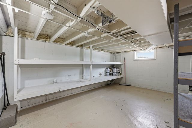 2641 Worthington Drive SW, Cedar Rapids, IA 52404