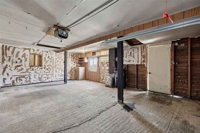 2641 Worthington Drive SW, Cedar Rapids, IA 52404