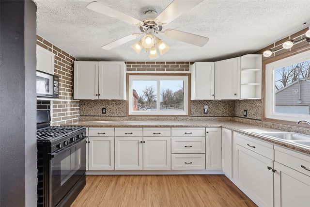 2641 Worthington Drive SW, Cedar Rapids, IA 52404