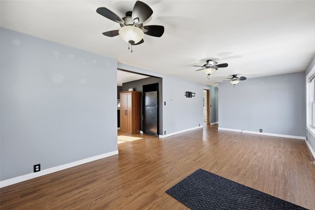 2641 Worthington Drive SW, Cedar Rapids, IA 52404