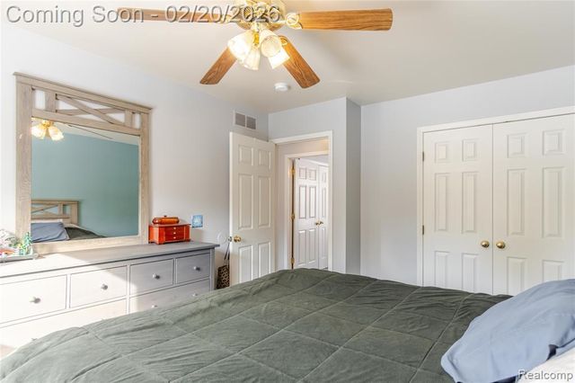 2430 Hickory Circle Drive, Howell, MI 48855