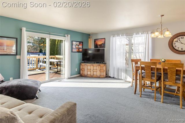 2430 Hickory Circle Drive, Howell, MI 48855