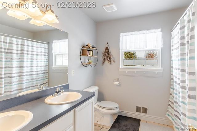 2430 Hickory Circle Drive, Howell, MI 48855