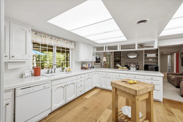16351 Lake Vera Purdon Rd, Nevada City, CA 95959