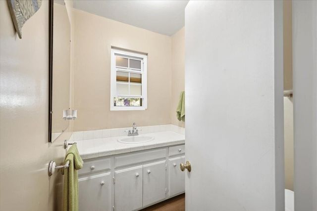 16351 Lake Vera Purdon Rd, Nevada City, CA 95959