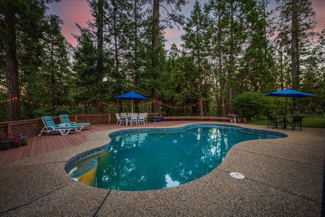 16351 Lake Vera Purdon Rd, Nevada City, CA 95959