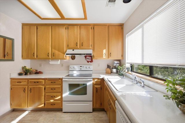 16351 Lake Vera Purdon Rd, Nevada City, CA 95959