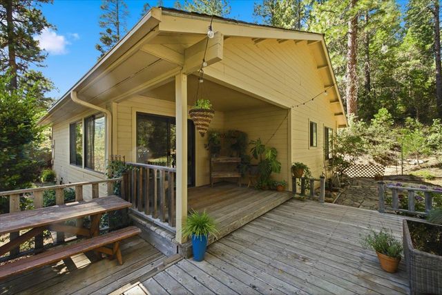 16351 Lake Vera Purdon Rd, Nevada City, CA 95959
