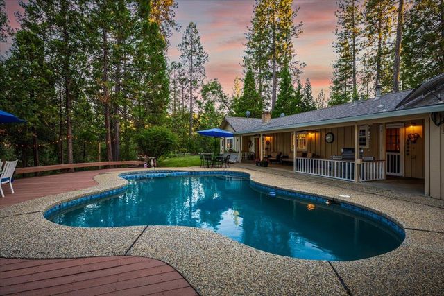 16351 Lake Vera Purdon Rd, Nevada City, CA 95959
