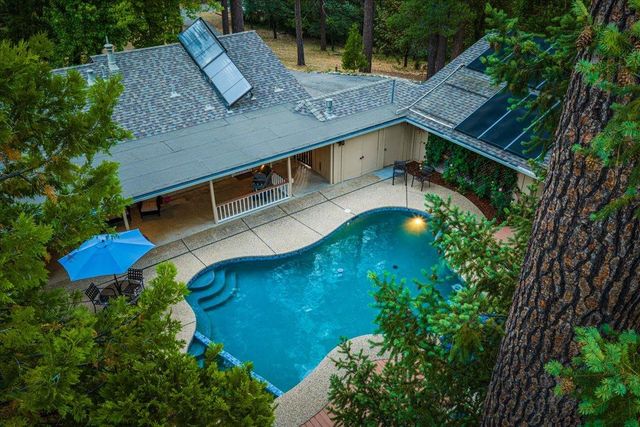 16351 Lake Vera Purdon Rd, Nevada City, CA 95959