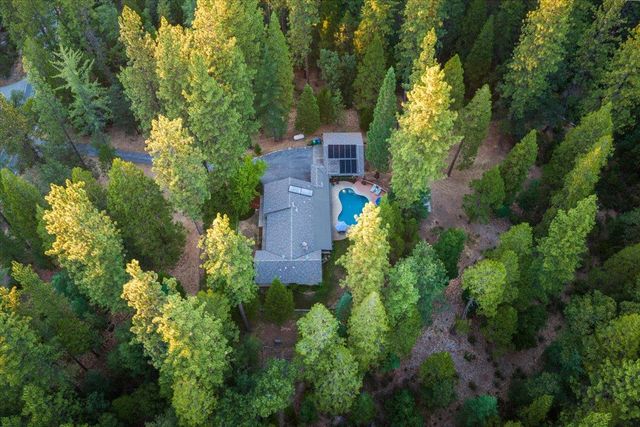 16351 Lake Vera Purdon Rd, Nevada City, CA 95959