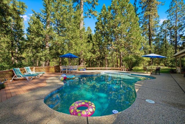 16351 Lake Vera Purdon Rd, Nevada City, CA 95959
