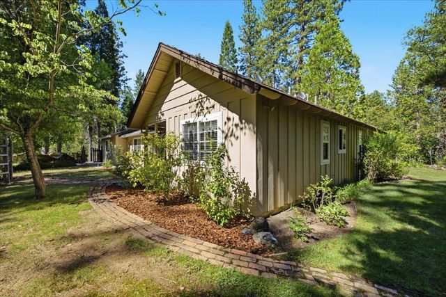 16351 Lake Vera Purdon Rd, Nevada City, CA 95959