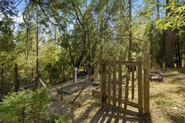 16351 Lake Vera Purdon Rd, Nevada City, CA 95959