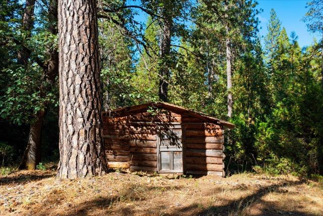 16351 Lake Vera Purdon Rd, Nevada City, CA 95959