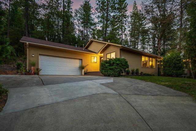 16351 Lake Vera Purdon Rd, Nevada City, CA 95959