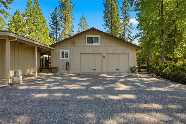 16351 Lake Vera Purdon Rd, Nevada City, CA 95959