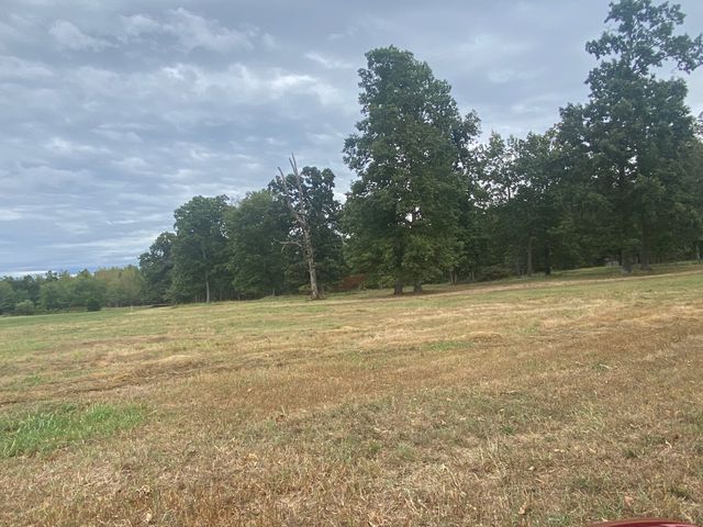 2 Ledford Mill Lane, Normandy, TN 37360