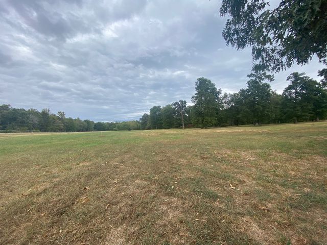 2 Ledford Mill Lane, Normandy, TN 37360