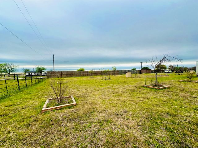 219 County Road 2723, Decatur, TX 76234