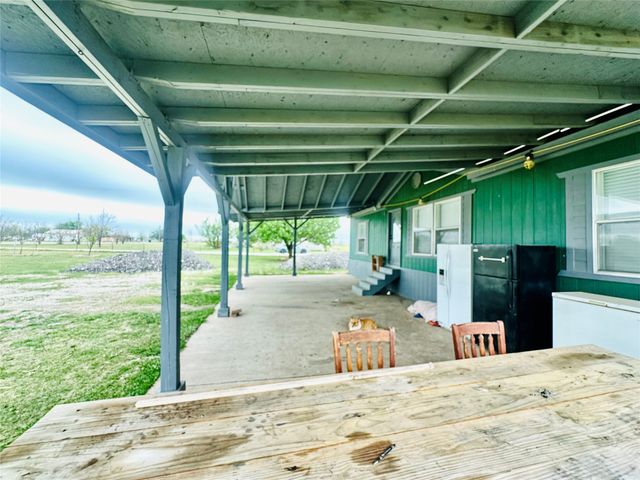 219 County Road 2723, Decatur, TX 76234