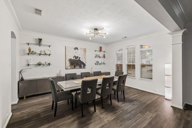 9519 Empress Crossing Drive, Spring, TX 77379