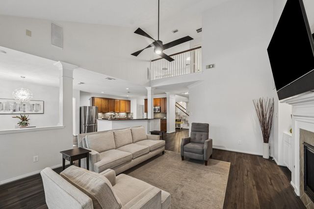 9519 Empress Crossing Drive, Spring, TX 77379