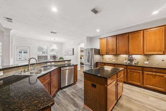 9519 Empress Crossing Drive, Spring, TX 77379