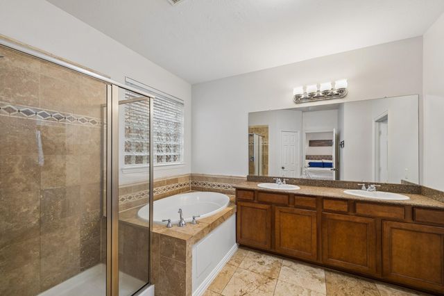 9519 Empress Crossing Drive, Spring, TX 77379