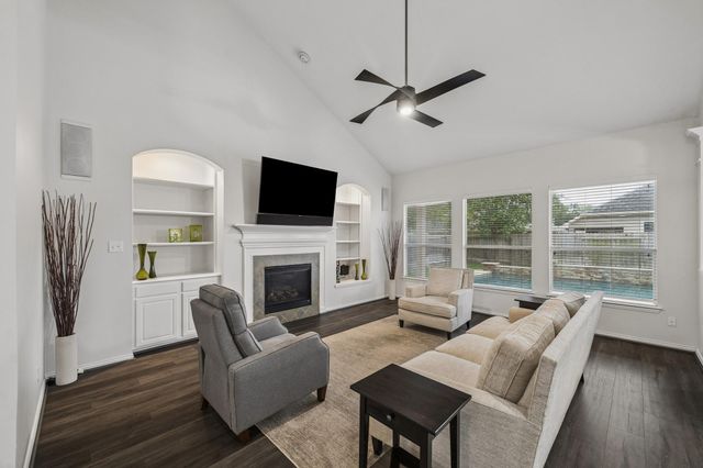 9519 Empress Crossing Drive, Spring, TX 77379