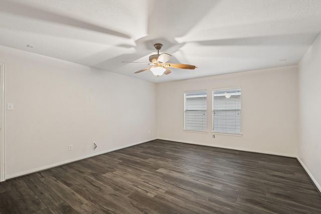 9519 Empress Crossing Drive, Spring, TX 77379