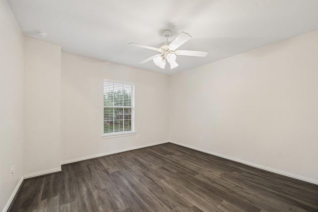 9519 Empress Crossing Drive, Spring, TX 77379