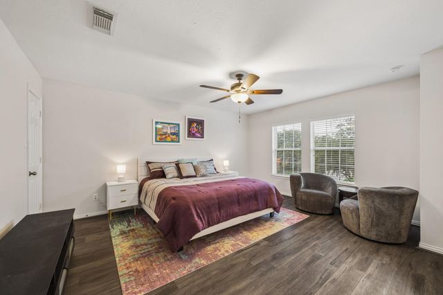 9519 Empress Crossing Drive, Spring, TX 77379