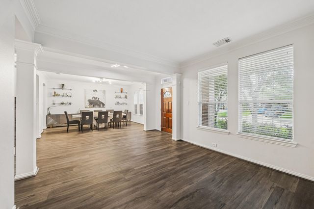 9519 Empress Crossing Drive, Spring, TX 77379