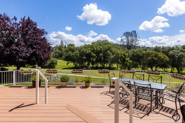 18073 Jayhawk Dr, Penn Valley, CA 95946