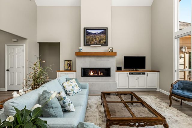 18073 Jayhawk Dr, Penn Valley, CA 95946