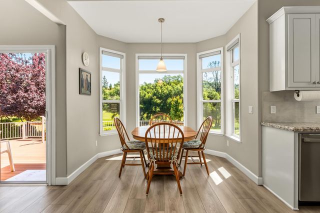 18073 Jayhawk Dr, Penn Valley, CA 95946
