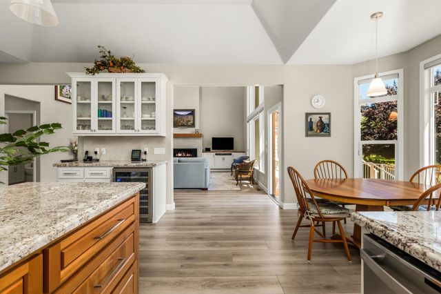 18073 Jayhawk Dr, Penn Valley, CA 95946