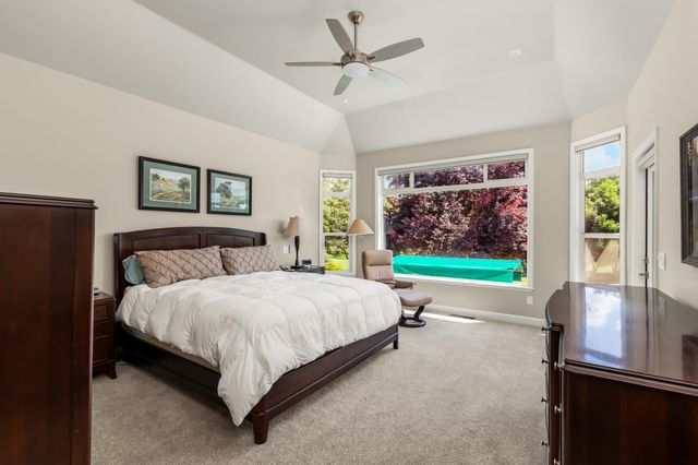 18073 Jayhawk Dr, Penn Valley, CA 95946