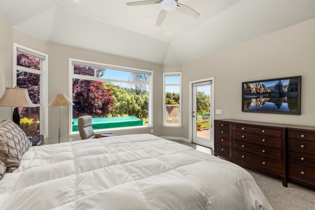 18073 Jayhawk Dr, Penn Valley, CA 95946