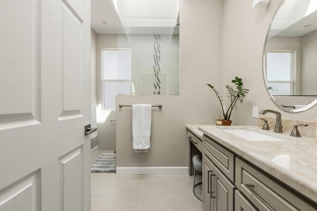 18073 Jayhawk Dr, Penn Valley, CA 95946