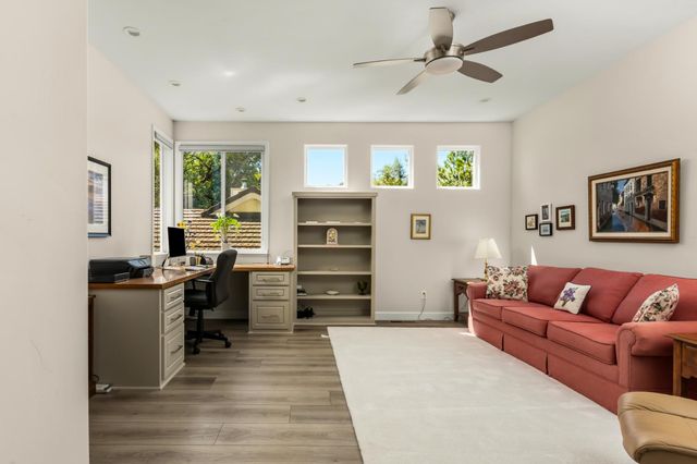 18073 Jayhawk Dr, Penn Valley, CA 95946