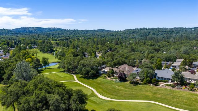 18073 Jayhawk Dr, Penn Valley, CA 95946