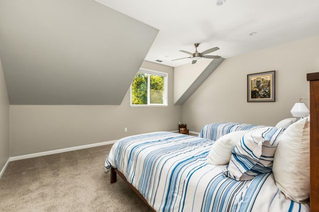 18073 Jayhawk Dr, Penn Valley, CA 95946