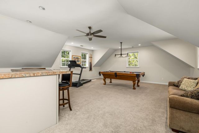 18073 Jayhawk Dr, Penn Valley, CA 95946